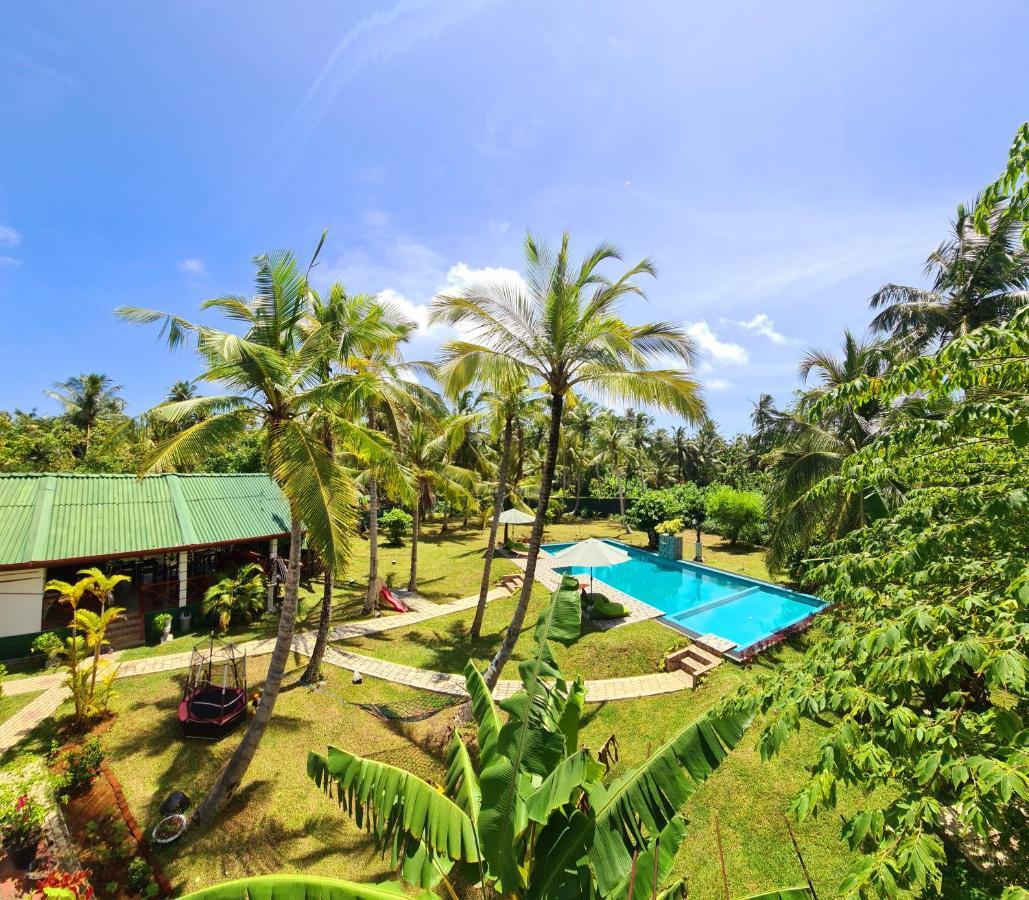 Hotel Bounty Ambalangoda  Exterior photo